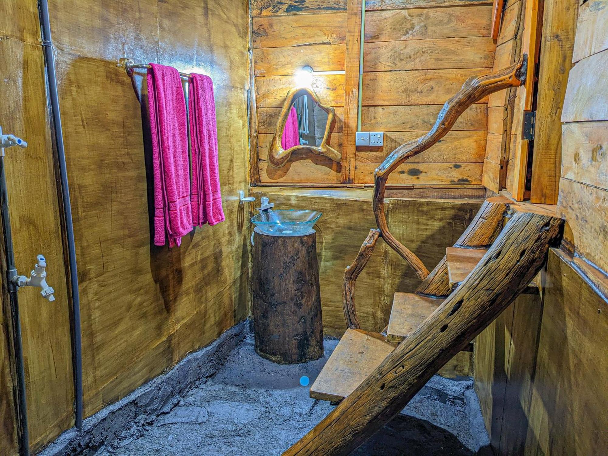 Lodge Sigiri Choona
